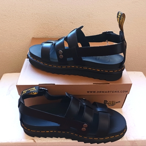 Dr. Martens - Picture 2 of 4